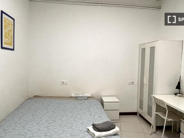Habitación en piso de 6 habitaciones en Sant Pere Santa Caterina