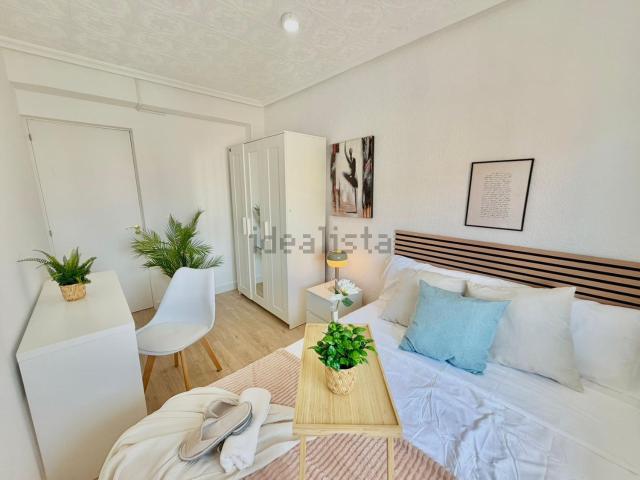 Habitación, Los Ángeles, Alicante / Alacant