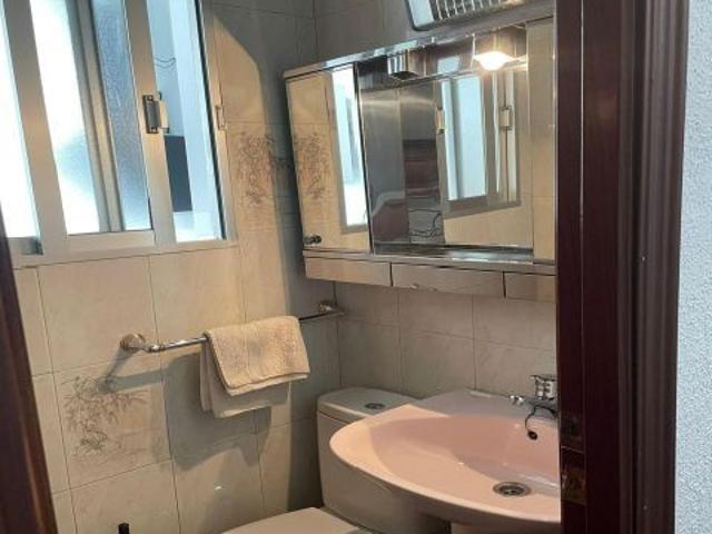 Habitación para chica estudiante en Av. Madrid