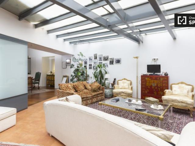 Habitación para alquilar en apartamento de 2 dormitorios con aire acondicionado, centro de Madrid