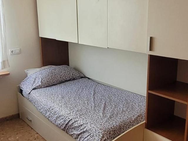 HABITACIÓN PARA ESTUDIANTES CERCA DE LA UNIVERSIDAD CEU SOLO CHICAS