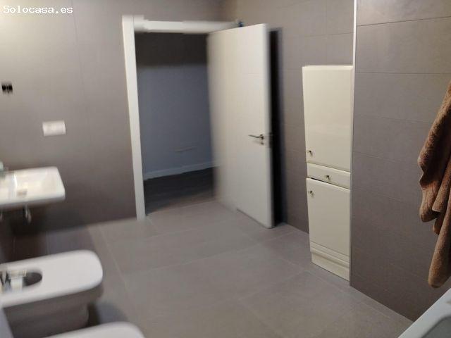 HABITACIÓN PARA ESTUDIANTES EN PISO NUEVO CON PISCINA EN CENTRO DE ALMERÍA