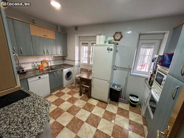 HABITACIÓN PARA ESTUDIANTES ZONA CORTE INGLÉS