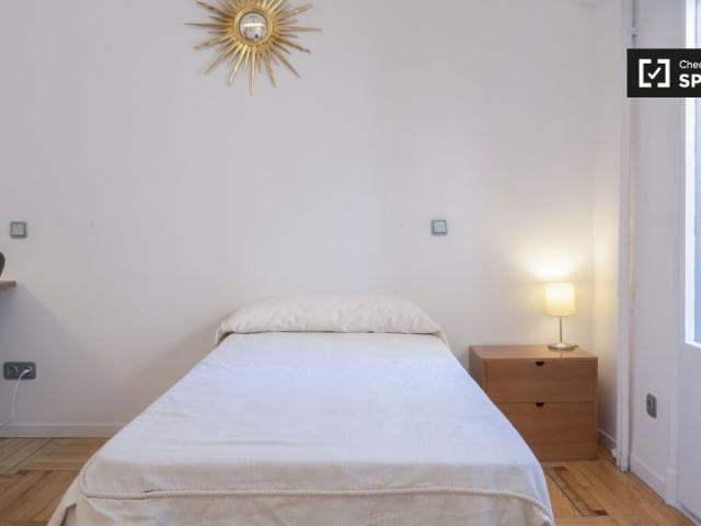 Habitación privada en alquiler en apartamento de 2 dormitorios, Centro, Madrid