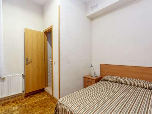 Habitación privada en apartamento de 12 habitaciones en Atocha, Madrid