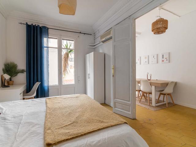 Habitacion privada en Muntaner, Barcelona