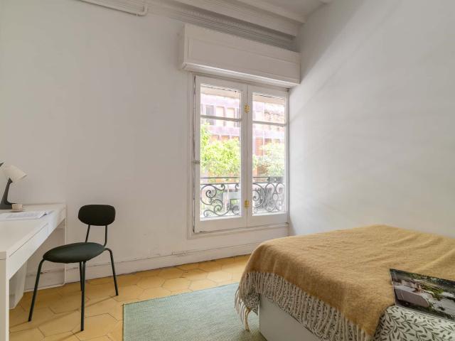 Habitacion privada en Muntaner, Barcelona