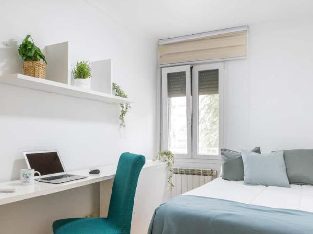 Habitacion privada en Santo Angel de la Guarda, Madrid