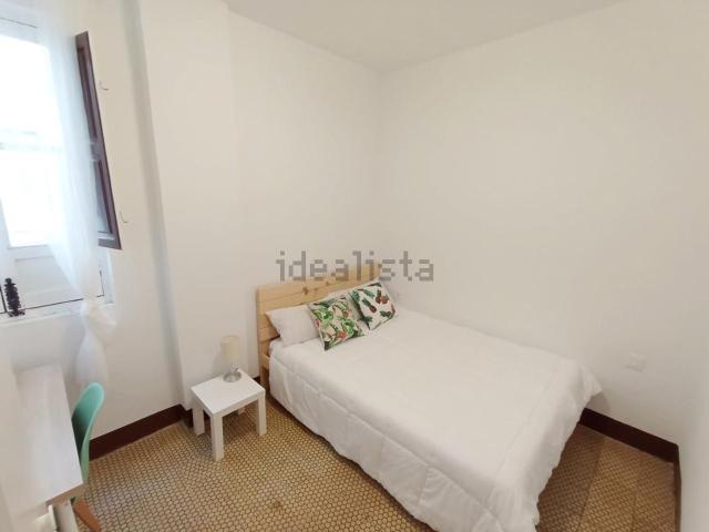 Habitación, Recogidas, Granada