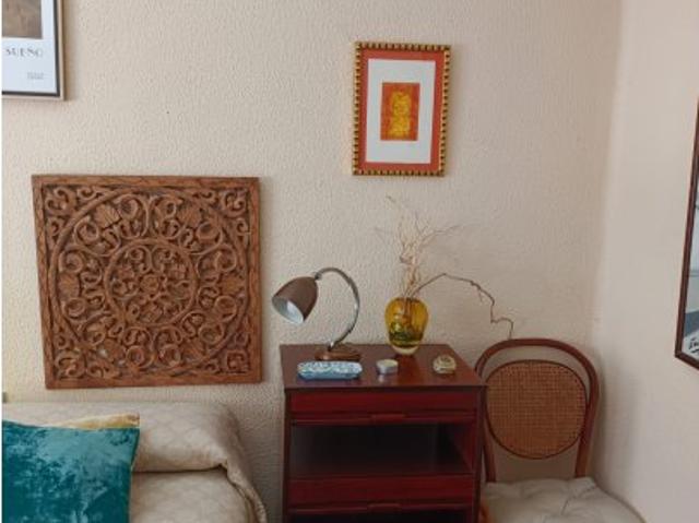 Habitación sólo para mujeres en piso compartido en Oviedo
