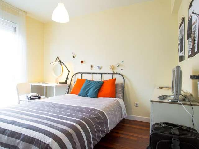 Habitación soleada en apartamento de 3 dormitorios en Getxo, Bilbao