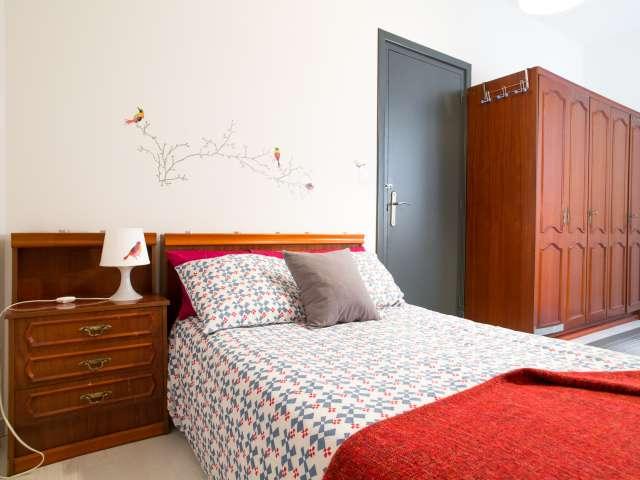 Habitación soleada en apartamento de 4 dormitorios, Bilbao la Vieja, Bilbao