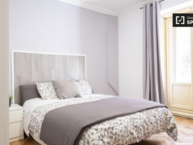 Habitación soleada en apartamento de 9 dormitorios en Chueca, Madrid