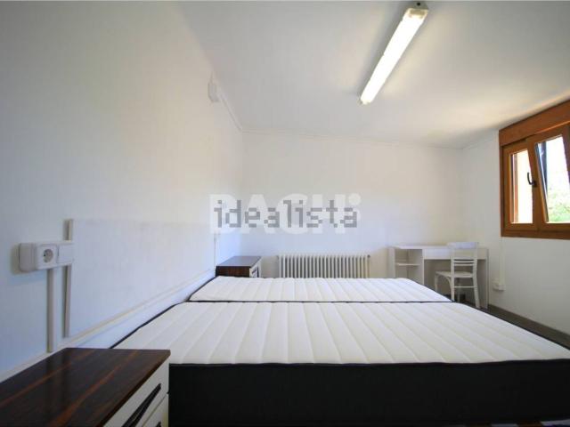 Habitación, Vic