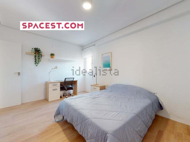 Habitación, Zona Hospital Plaza del Real, Castellón de la Plana / Castello de la Plana