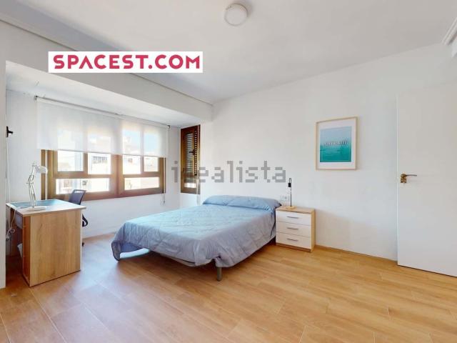 Habitación, Zona Hospital Plaza del Real, Castellón de la Plana / Castello de la Plana