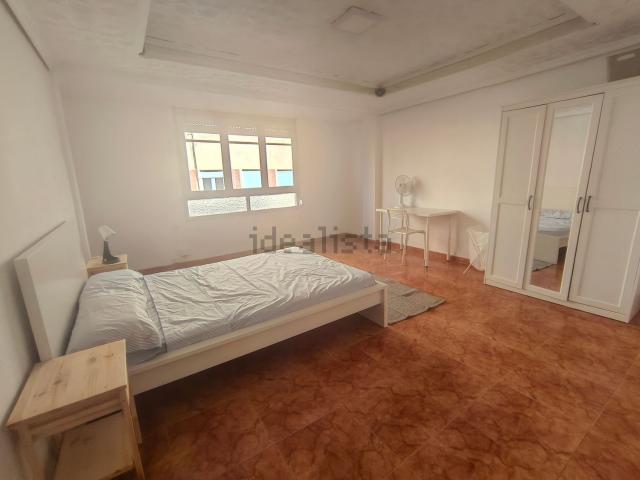 Habitación, Zona Plaza Donoso Cortés Avda Magdalena, Castellón de la Plana / Castello de la Plana