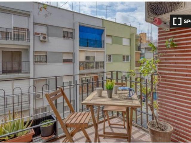 Habitaciones en alquiler en apartamento de 4 dormitorios en Valencia