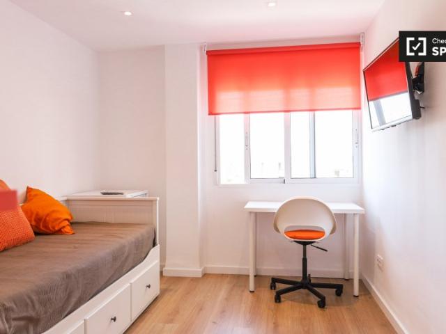 Habitaciones en alquiler en apartamento de 4 dormitorios en Valencia