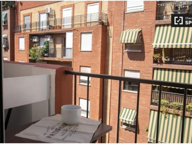 Habitaciones en alquiler en apartamento de 4 dormitorios en Valencia