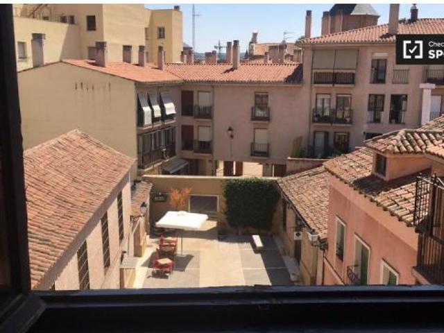 Habitaciones en alquiler en apartamento de 5 dormitorios en Alcalá De Henares
