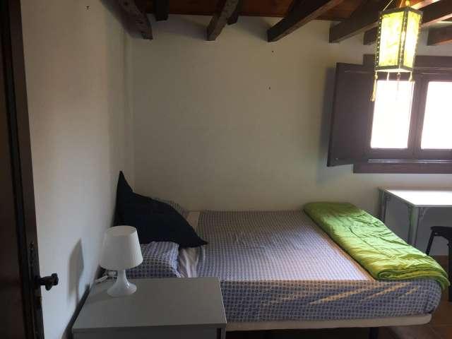 Habitaciones en alquiler en apartamento de 5 dormitorios en Alcalá De Henares