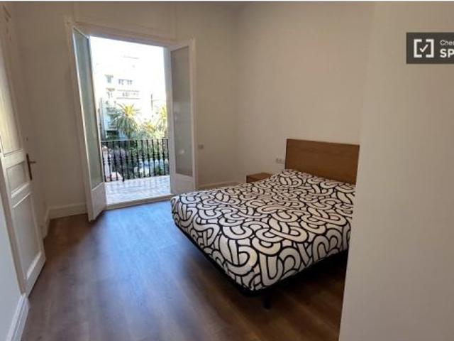 Habitaciones en alquiler en apartamento de 8 dormitorios en L' Eixample
