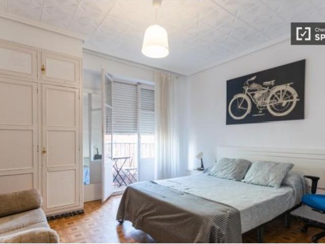 Habitaciones en alquiler en el apartamento de 5 dormitorios en Benimaclet