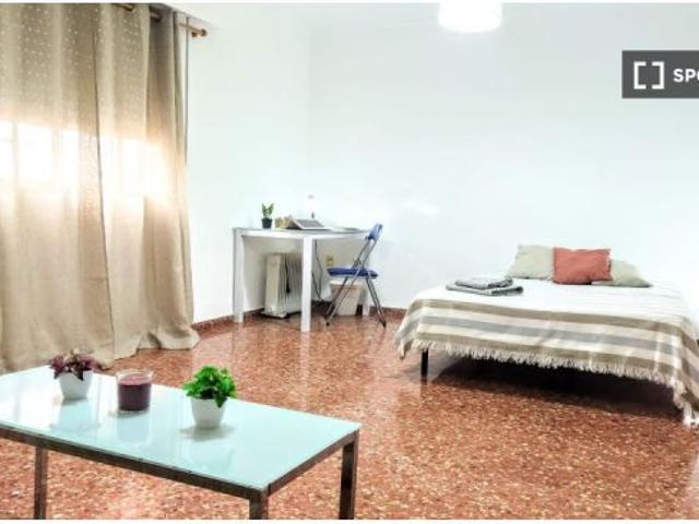 Habitaciones en alquiler en el apartamento de 5 dormitorios en Burjassot