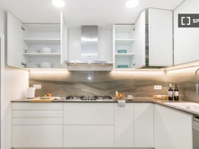 Habitaciones en alquiler en el apartamento de 5 dormitorios en Les Corts