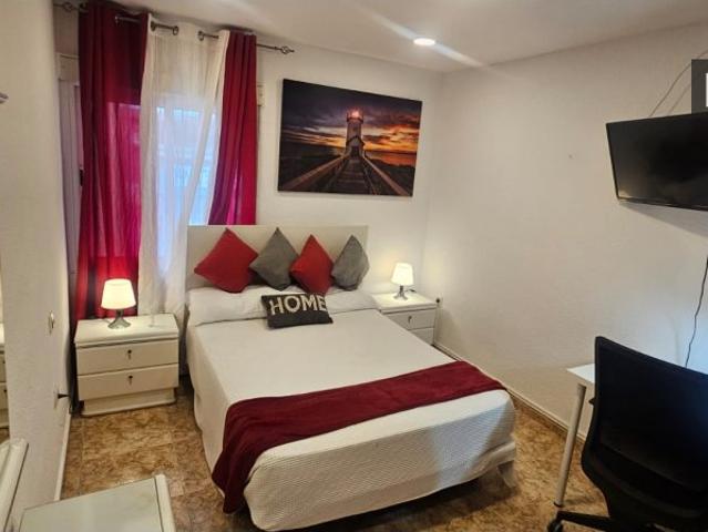 Habitación en piso compartido en alquiler en San Diego, Madrid