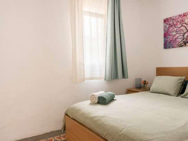 Habitaciones en alquiler en piso de 5 habitaciones en Ciutat Vella
