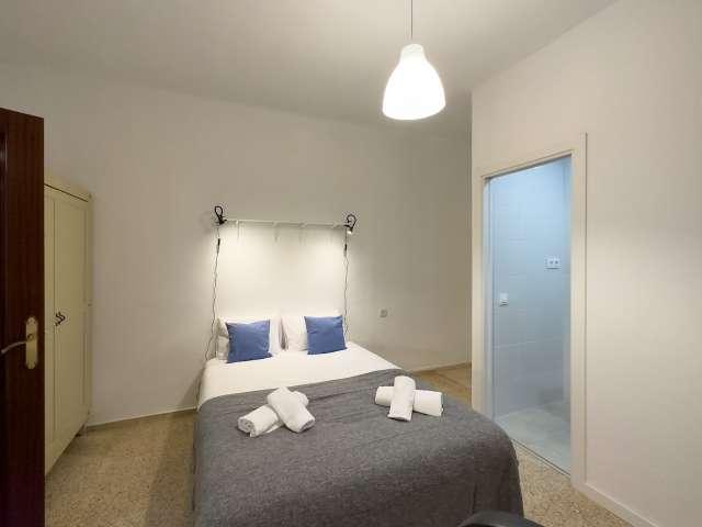 ¡Habitaciones en alquiler en un apartamento de 7 habitaciones en Barcelona!