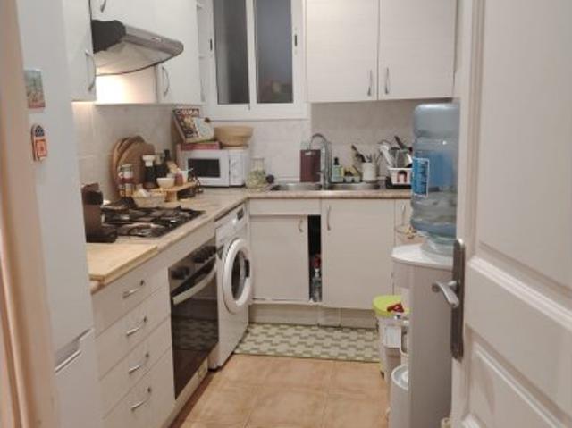Habitaciones en apartamento de 3 dormitorios en Sant Martí