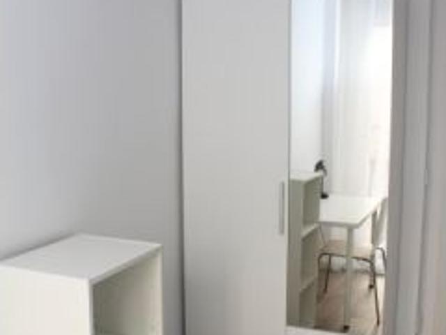 Habitaciones en apartamento de 4 habitaciones en Madrid