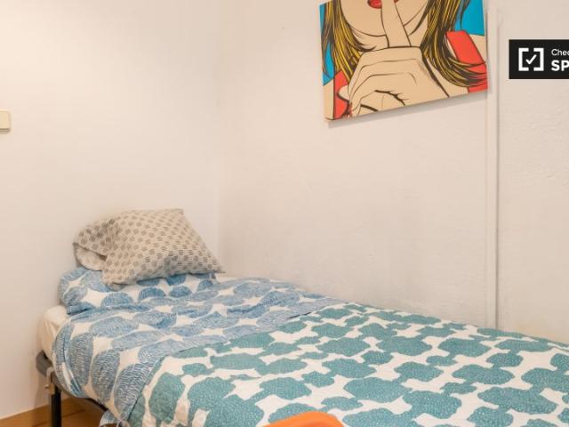 Habitaciones en apartamento de 4 habitaciones en Madrid