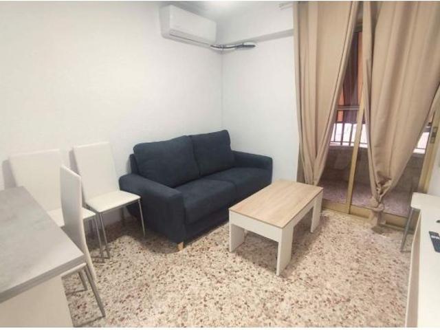 Habitaciones en piso compartido para estudiantes, ascensor, a escasos metros de la UMH Elche
