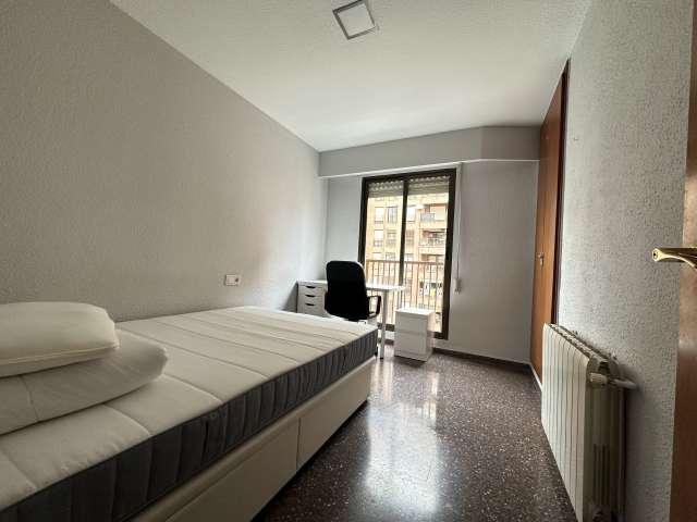 Habitaciones en piso de 5 dormitorios en Valencia