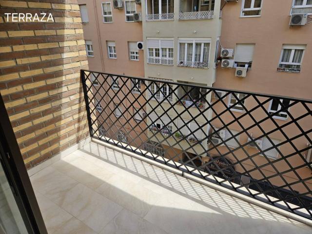 HABITACIONES EN PISO PARA ESTUDIANTES DE 4 DORMITORIOS/CALEFACCION/CENTRO