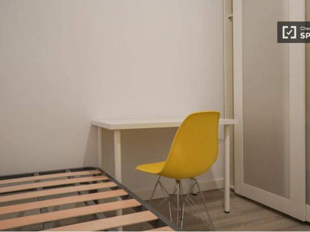 Habitaciones para alquilar en apartamento de 4 dormitorios en Chamberí, Madrid