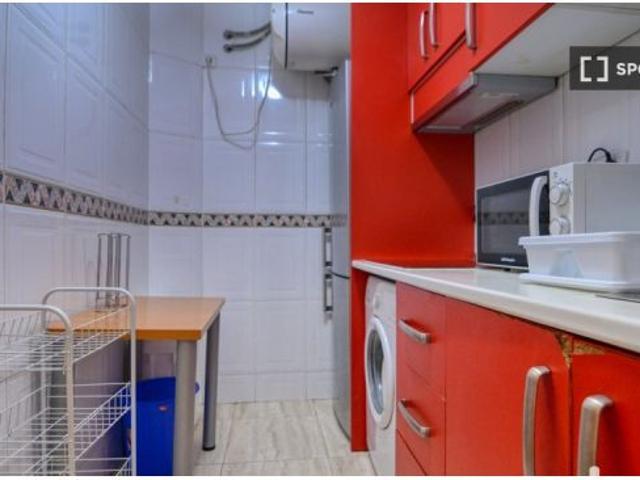 Habitaciones para alquilar en apartamento de 4 habitaciones en Getafe