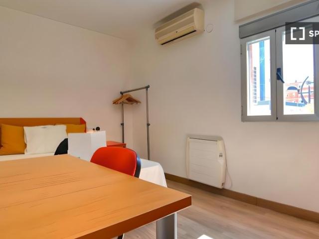 Habitaciones para alquilar en apartamento de 4 habitaciones en Getafe