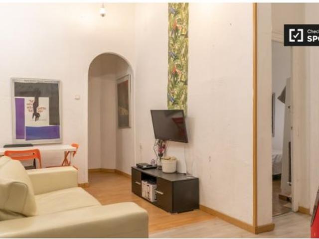 Habitaciones para alquilar en apartamento de 5 dormitorios en Madrid