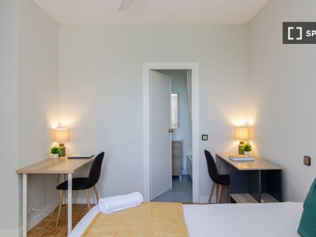 Habitaciones para alquilar en apartamento de 5 dormitorios en Madrid