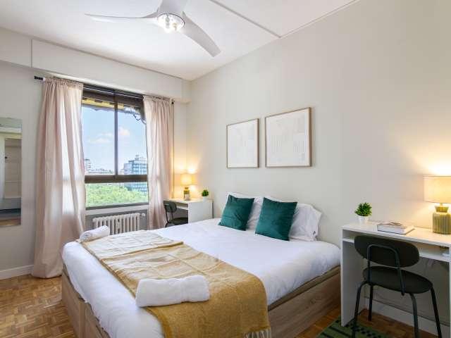 Habitaciones para alquilar en apartamento de 5 dormitorios en Madrid