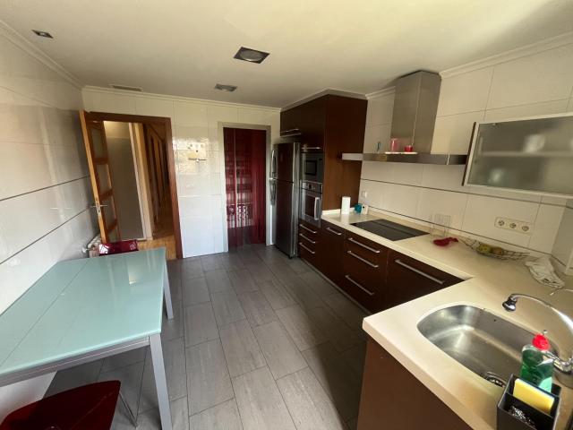 ¡HABITACIONES PARA ESTUDIANTES A ESCASOS METROS DEL CEU!