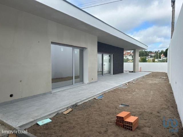 Habitao T3 em Monte Redondo e Carreira de 187,00 m2