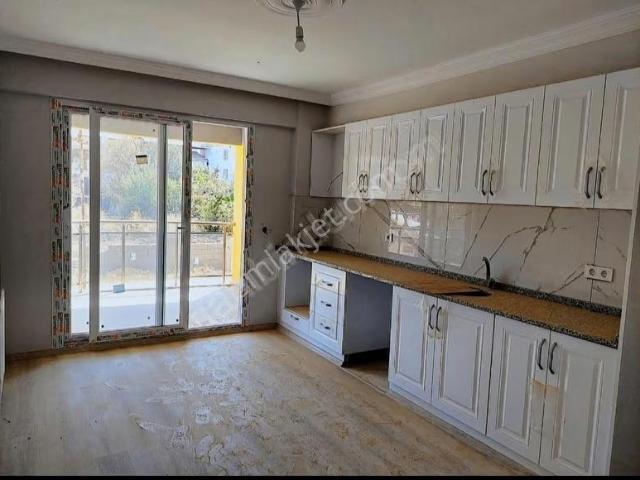 Hacıapti Mahallesinde 3+1 Kiralık Geniş Daire