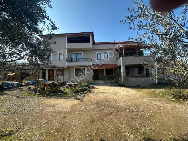 Hacıbey Mahallesinde Şehirin Dibinde Üç Katlı Villa
