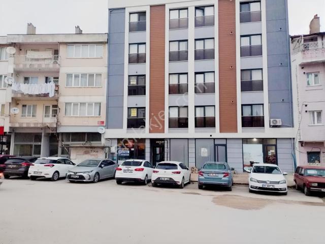 Hacıilbey Mahallesi'nde Çarşı Yakını Kiralık 80 M² Dükkan